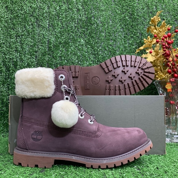 TIMBERLAND WOMEN'S 6-INCH PREMIUM W/SHEARLING BOOT - Picture 2 of 9
